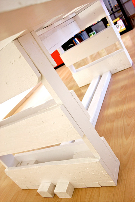 Mesa artesanal a medida hecha con pallets por Studio Now para Dadú Estudio
